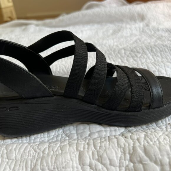 Skechers Black Canvas Strappy Sandal  Sz 7 Lightweight - Picture 3 of 5